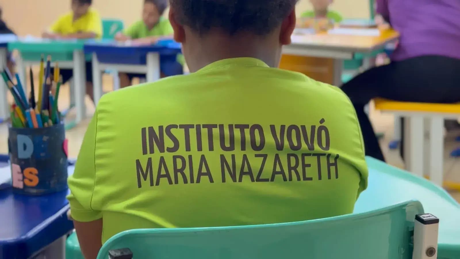 Reforço escolar no Instituto Vovó Maria Nazareth